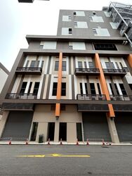 Gambas Crescent (D27), Retail #559944621